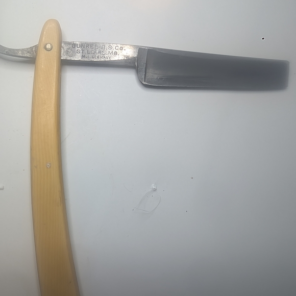 Straight Razor with Cream Handle - Picture 4 of 4